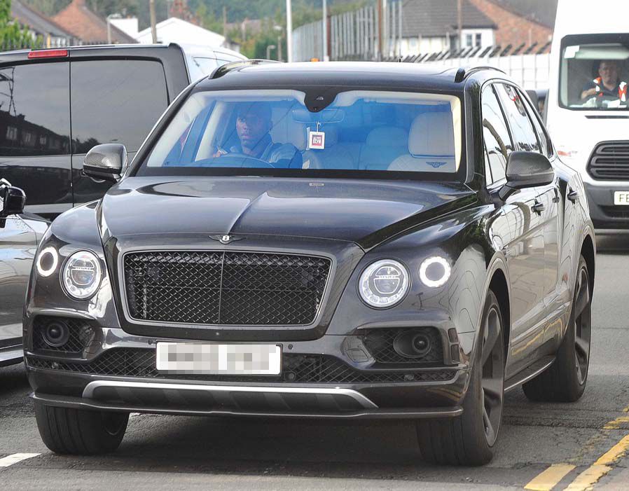 Tiền đạo Sturridge.
