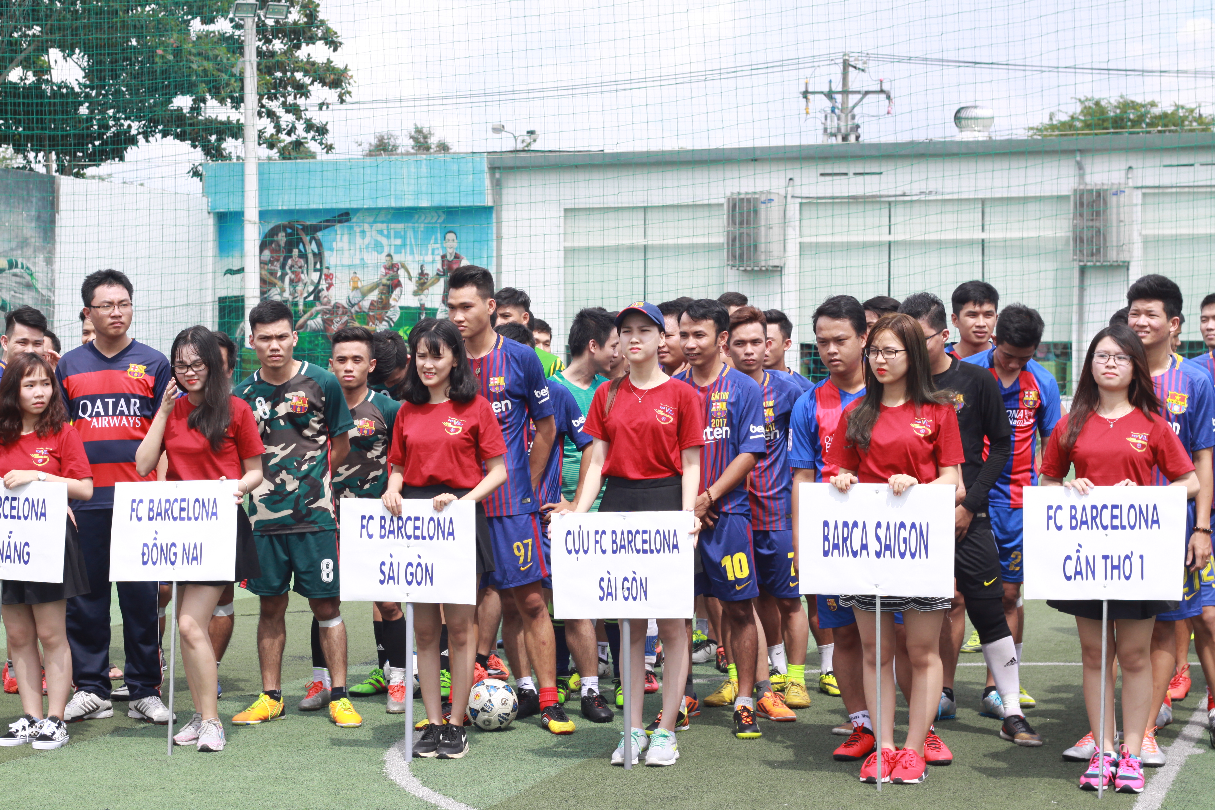 Các đội bóng tham dự.
