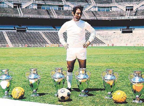 6. Francisco Gento (Real Madrid) – 14 bàn