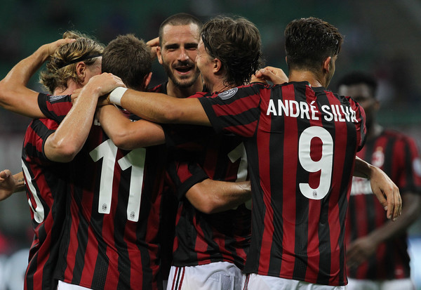 Montolivo nâng tỷ số lên 2-0.