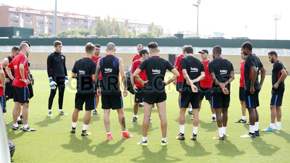 Buổi tập mới nhất của Barca thiếu vắng khá nhiều trụ cột.