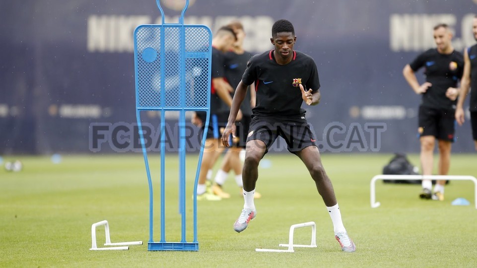 Dembele có buổi thứ hai làm quen với các đồng đội.