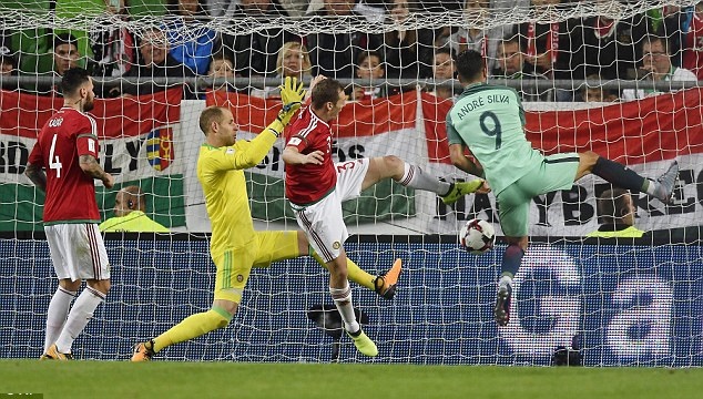 Andre Silva lập công ở hiệp thi đấu thứ 2.