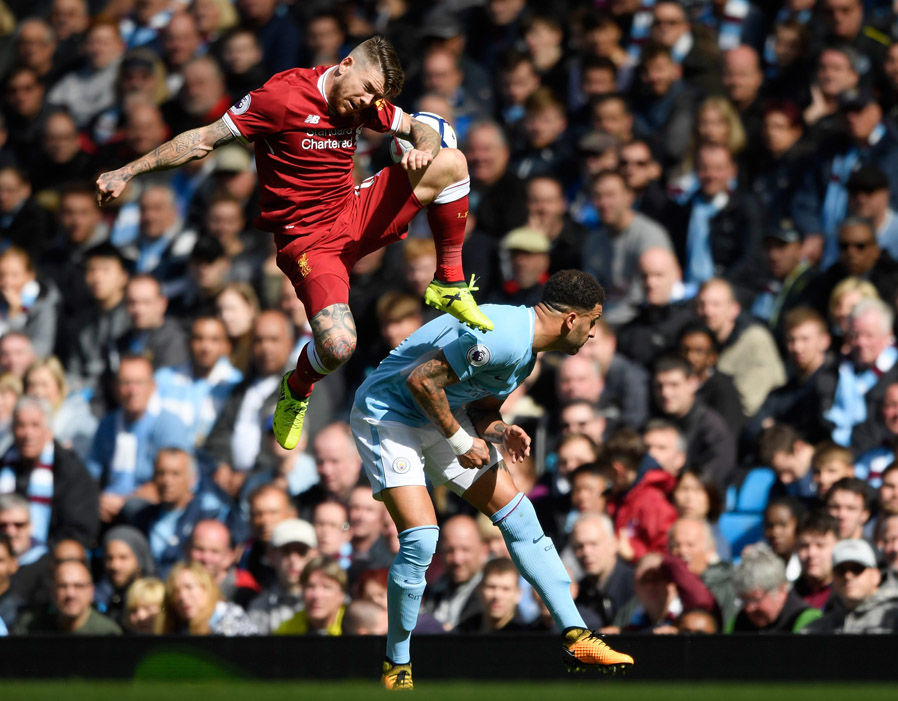 Moreno - 4 điểm: Hậu vệ người Tây Ban Nha tiếp tục gây thất vọng khi thường xuyên bỏ vị trí.