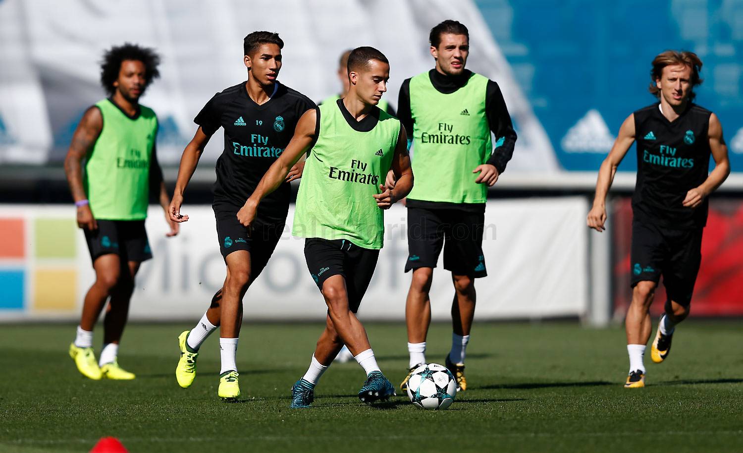 Họ đặt mục tiêu vô địch 3 mùa liên tiếp.