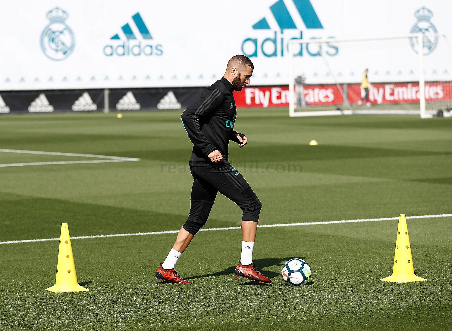 Karim Benzema đã trở lại tập luyện.