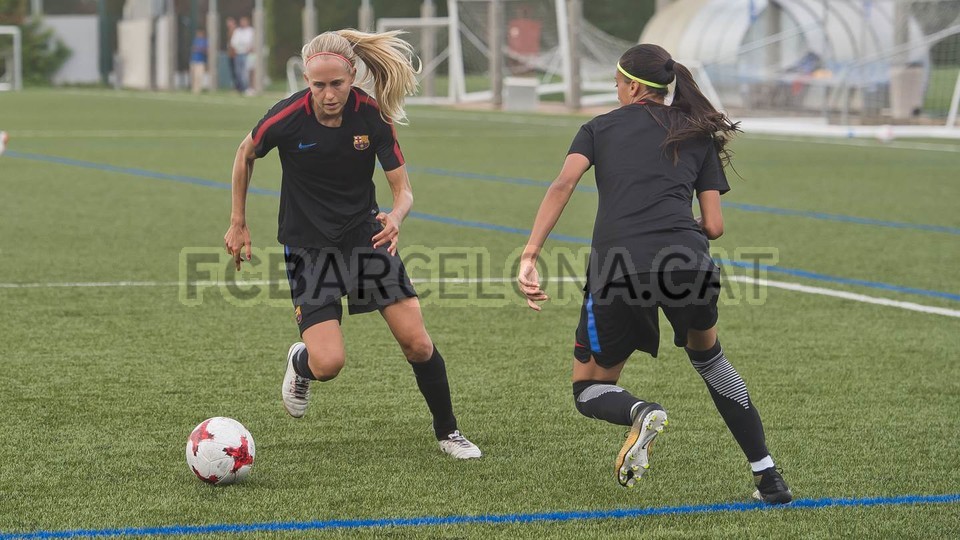 Đội nữ Barcelona có danh tiếng không kém đội bóng nam.