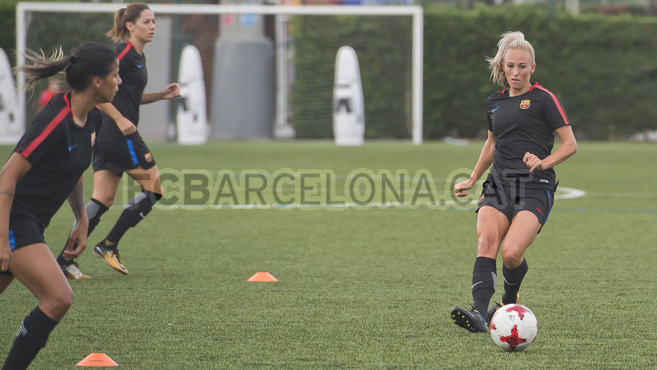 Buổi tập diễn ra rất nghiêm túc.