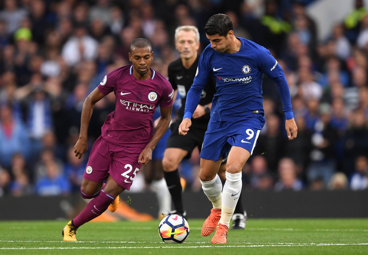 Pha tranh chấp giữa Morata và Fernandinho.