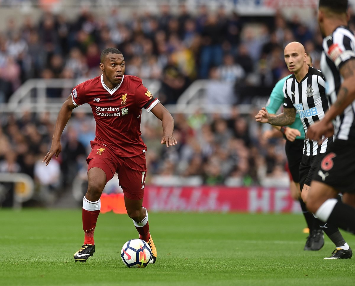 Sturridge chơi khá tệ từ đầu trận.