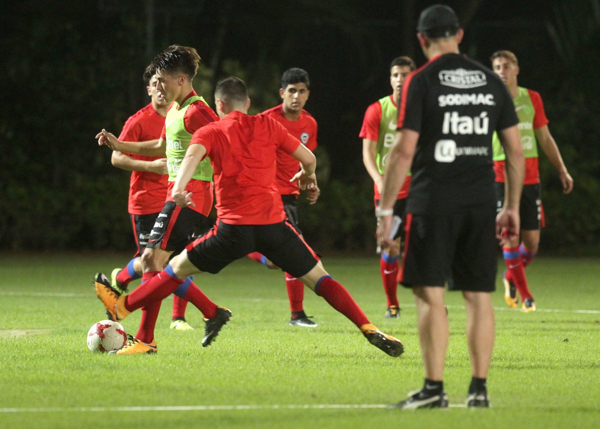 chile tập luyện - Bóng Đá