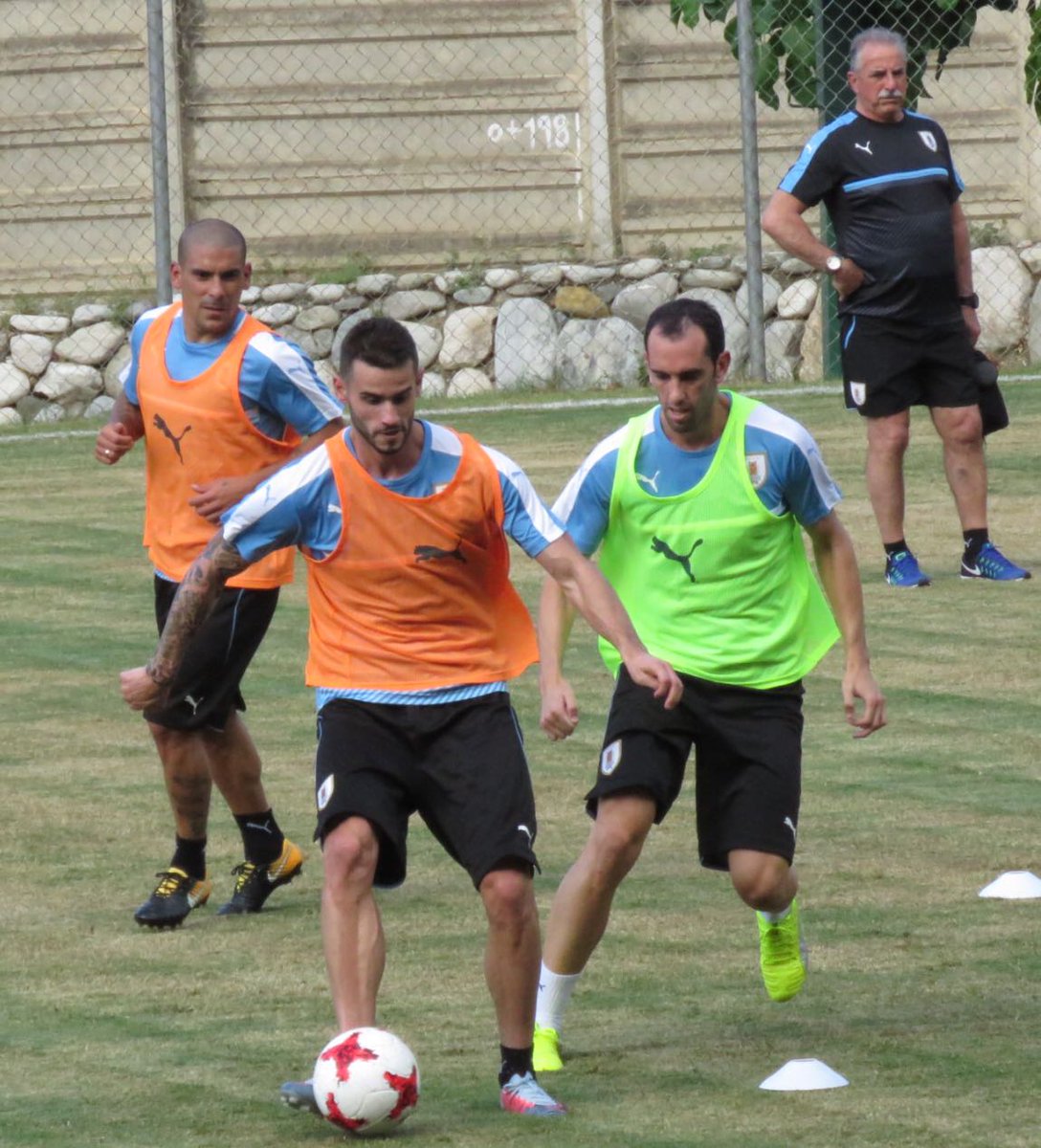 uruguay tập luyện - Bóng Đá