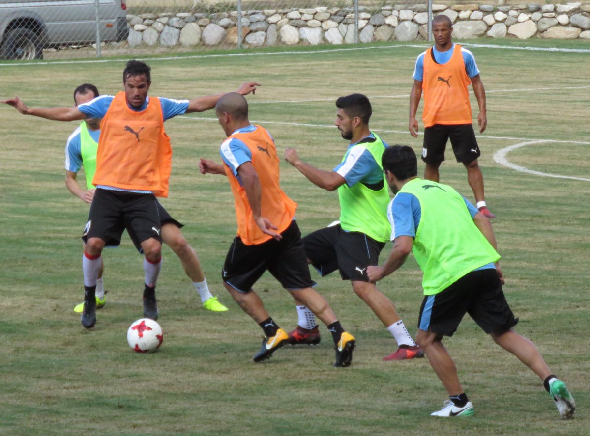 Uruguay hiện đang xếp thứ 2 trên BXH vòng loại World Cup khu vực Nam Mỹ.
