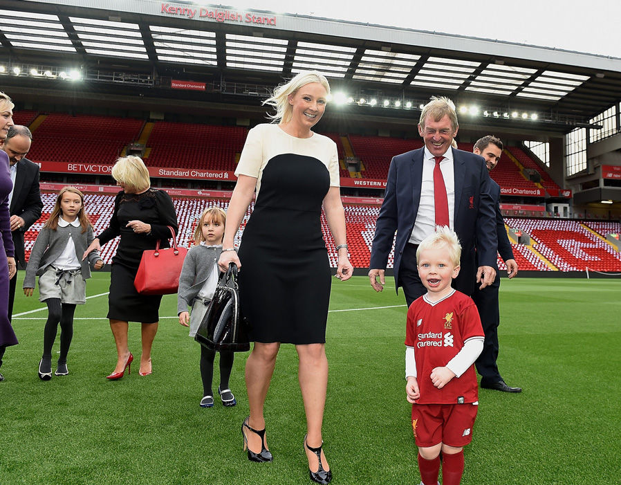 Kenny Daglish được vinh danh ở Liverpool - Bóng Đá