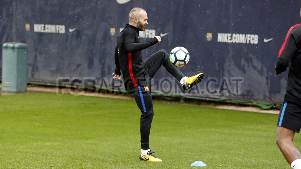 Andres Iniesta cũng ở trong trạng thái khá tốt.