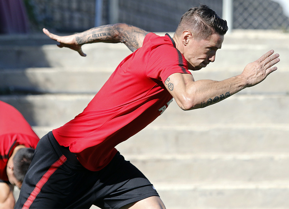 Torres rất năng nổ trên sân tập.