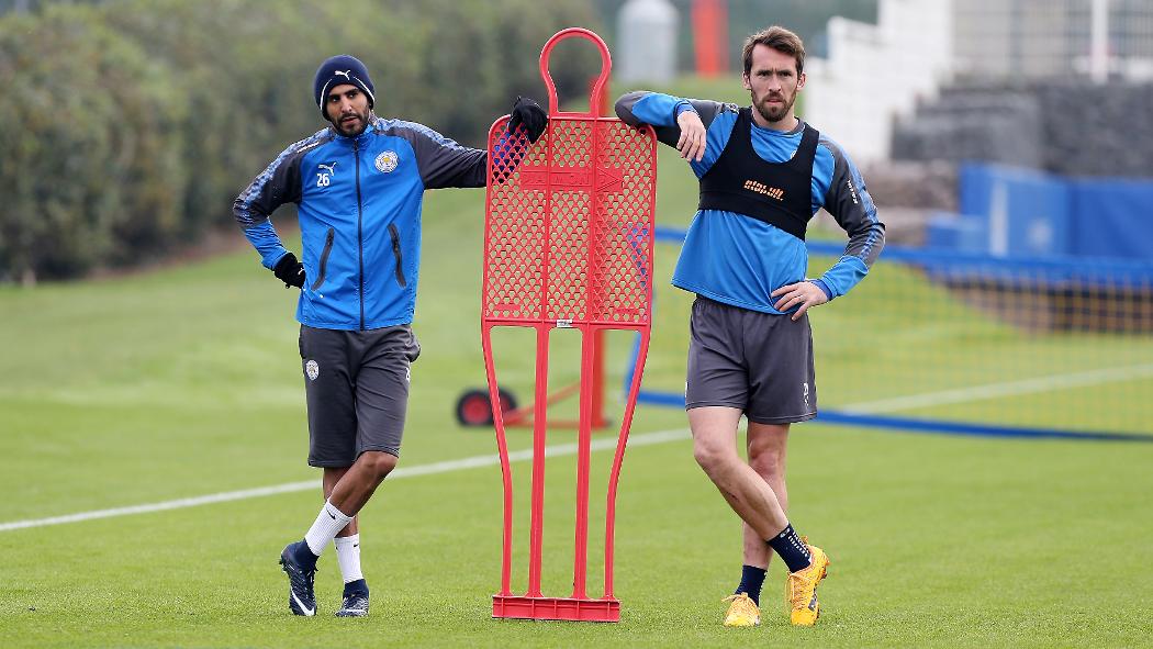 Leicester sẽ làm khách trên sân của Stoke.