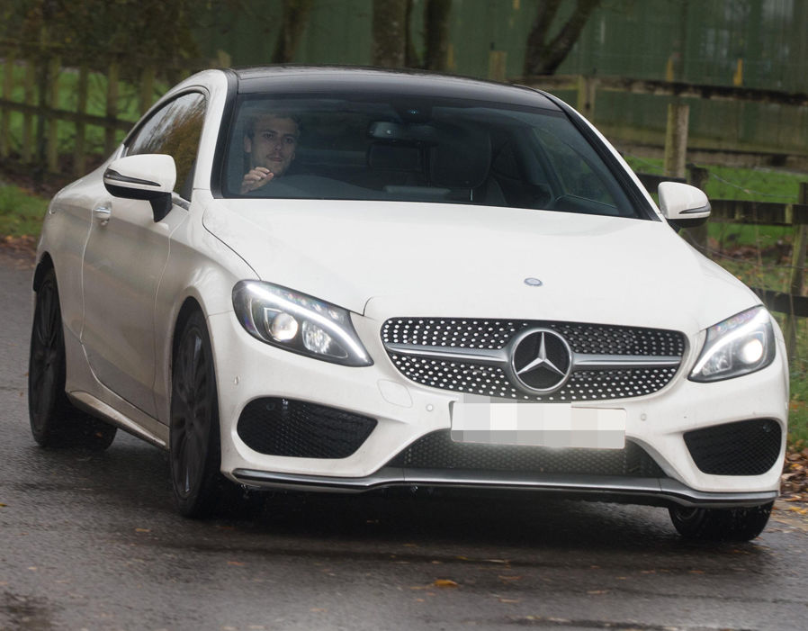 James Wilson cũng được đôn lên tập luyện cùng đội một.