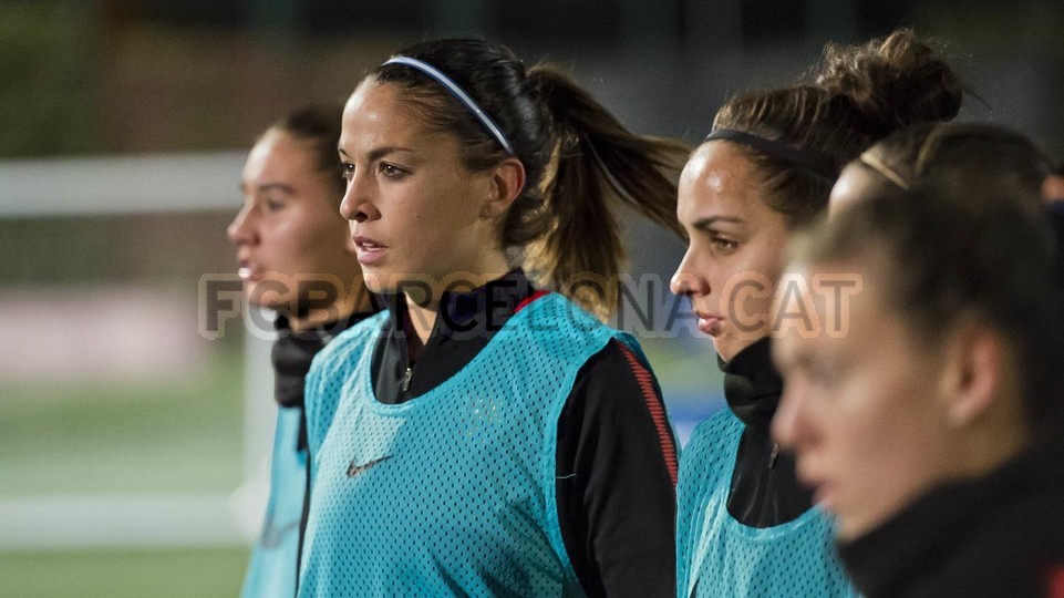 Đội nữ Barca không những rất mạnh mà còn sở hữu khá nhiều bóng hồng xinh xắn.