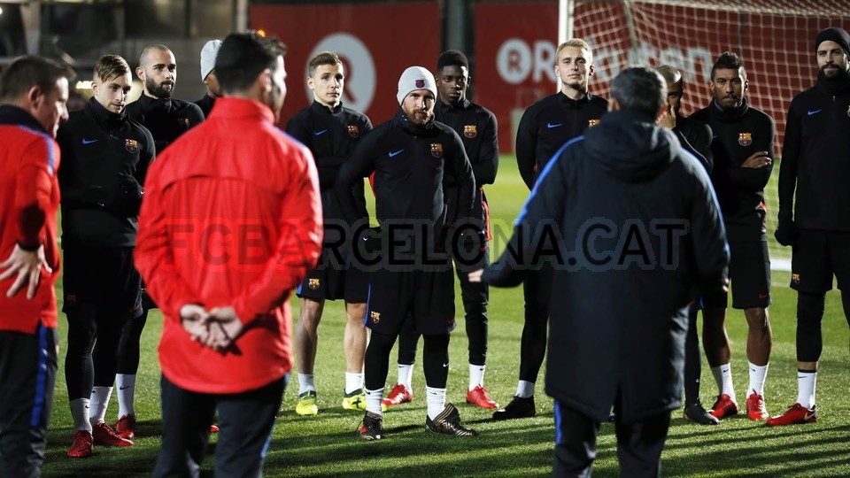 Lionel Messi đã trở lại tập luyện cùng đội bóng.