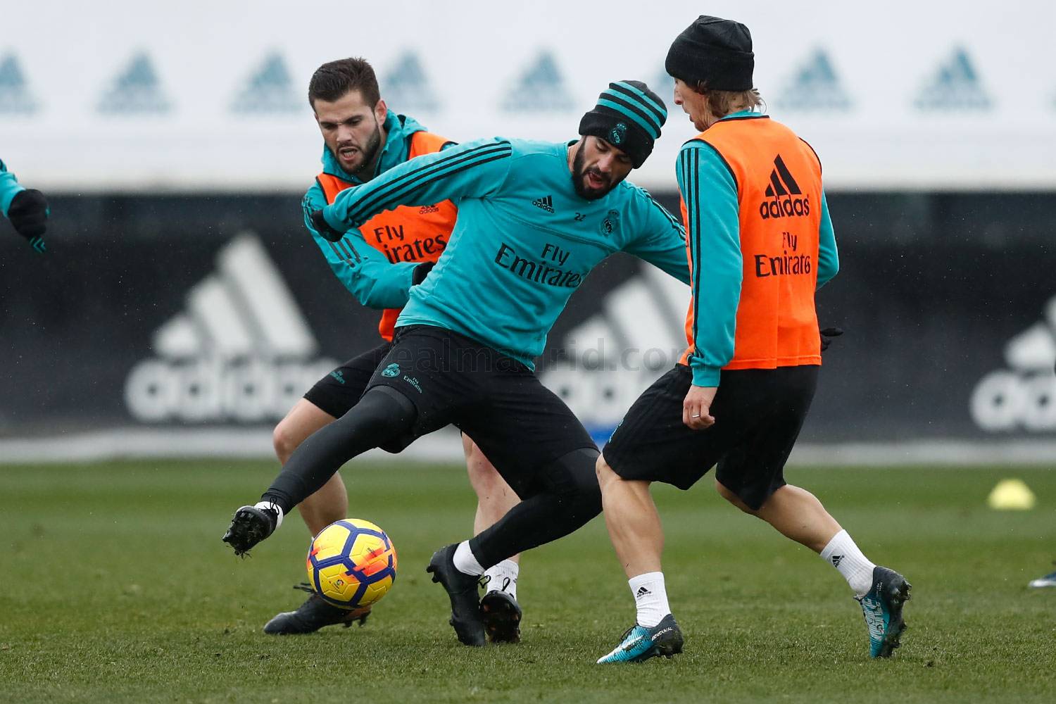 Cơ hội để Real bảo vệ chức vô địch La Liga là rất mong manh.