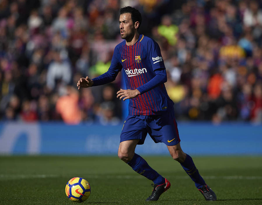 5. Sergio Busquets - 180.000 bảng/tuần: Tiền vệ người Tây Ban Nha đang là hạt nhân của khu trung tuyến.