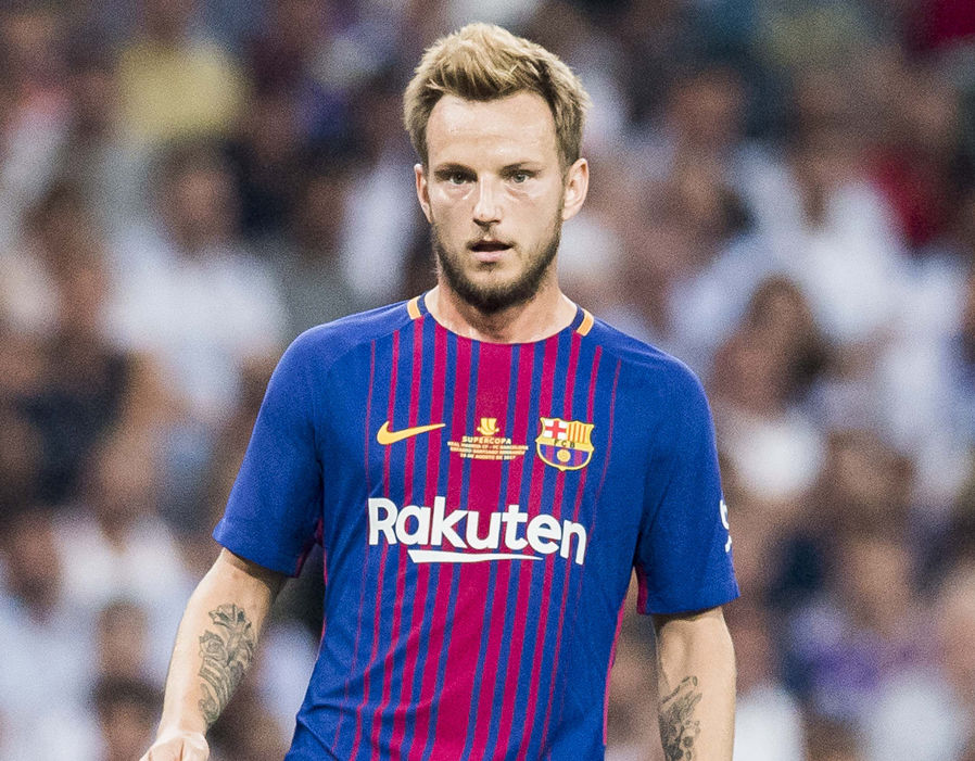 8. Ivan Rakitic - 130.000 bảng/tuần: Với những cống hiến lớn lao, Barca đã soạn sẵn một bản hợp đồng mới cho Rakitic.