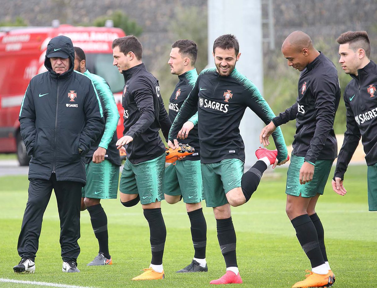 Bồ Đào Nha tập luyện - Bóng Đá