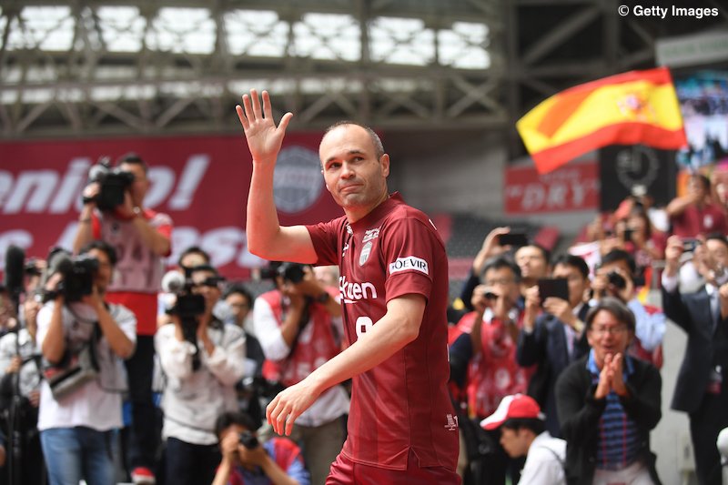 Iniesta ra mắt CĐV Vissel Kobe - Bóng Đá