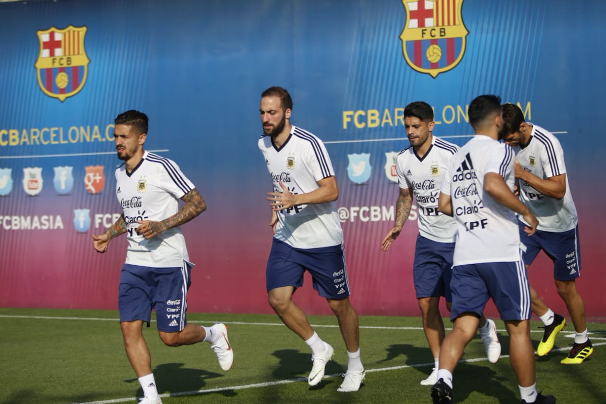 Higuain nhiều khả năng sẽ được đá chính ngay từ đầu.