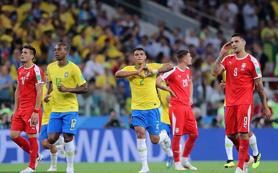 Pha ăn mừng của Thiago Silva.