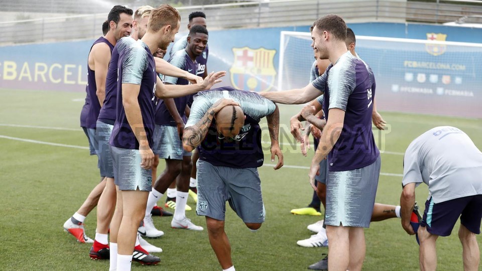 buổi tập của Vidal tại Barca - Bóng Đá