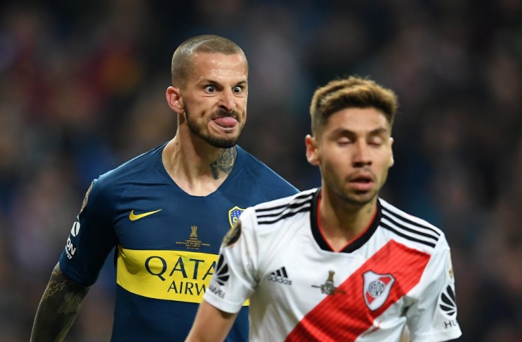 Hành động của Benedetto sau khi ghi bàn trong trận chung kết Copa Libertadores.