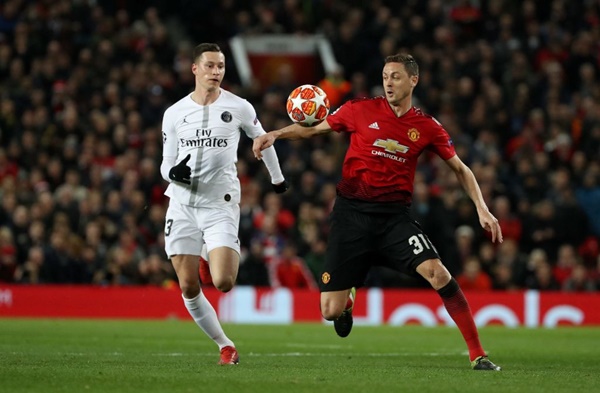 Tiền vệ phòng ngự: Nemanja Matic (Man Utd) – Có vẻ như tuổi tác đã bắt đầu đè nặng lên đôi chân của cựu cầu thủ Chelsea. Phong độ tệ hại của anh là nguyên nhân khiến HLV Solskjaer phải đặt niềm tin vào Scott McTominay và Fred ở vị trí tiền vệ.