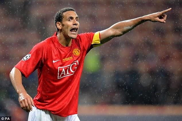 Patrice Evra chọn đội hình tiêu biểu - Bóng Đá