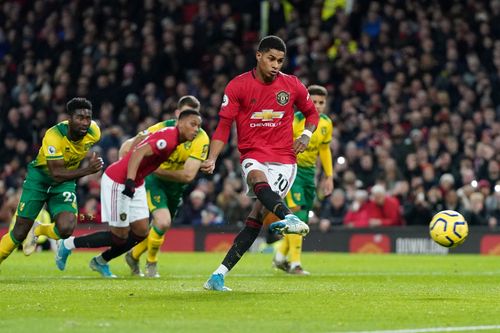 Rashford hoàn tất cú đúp.