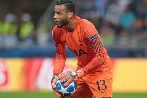 4. Michel Vorm - Thủ thành người Hà Lan cũng chưa có bến đỗ mới sau khi chia tay Tottenham.