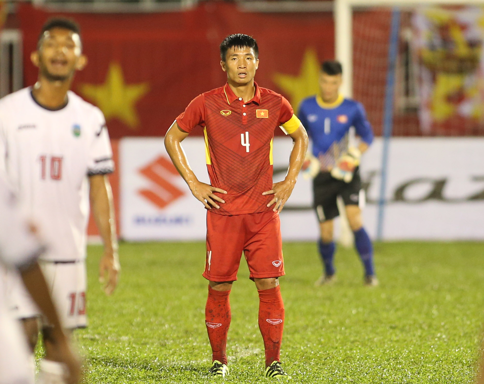 Trung vệ Bùi Tiến Dũng là thủ lĩnh dẫn dắt U22 Việt Nam tại SEA Games 29. Ảnh: Duy Anh.