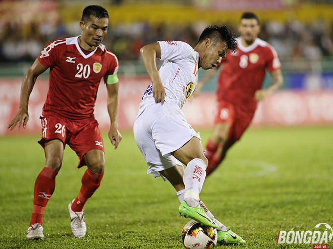 Văn Thanh trở lại sau chấn thương và ngay lập tức được HLV Nguyễn Quốc Tuấn xếp chơi tiền đạo. Ảnh: Duy Anh.