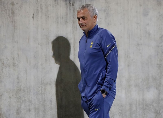HLV Jose Mourinho toan tính điều gì về đội hình để chuẩn bị cho trận thư hùng với Chelsea?