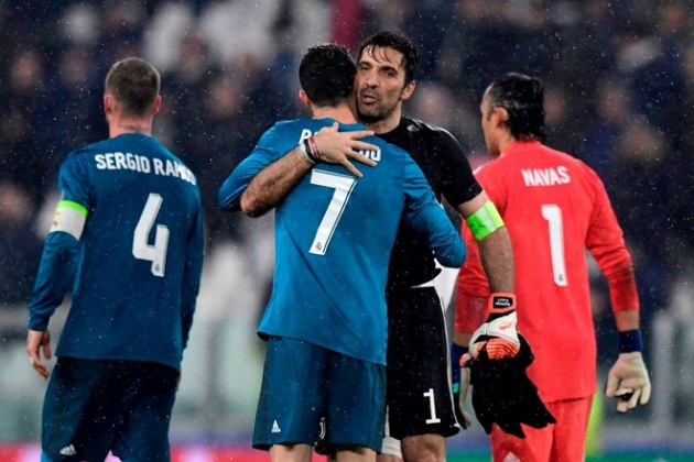 Gianluigi Buffon cũng nhiều lần phải ngã mũ trước tài năng của siêu sao người Bồ, trước khi cả hai trở thành đồng đội của nhau tại Juventus.