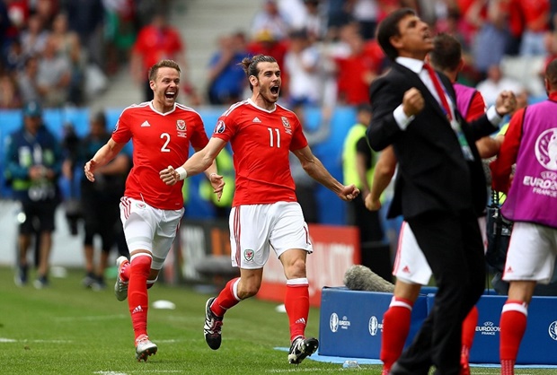 Robson-Kanu là người đóng đinh trận đấu với bàn thắng ở phút 81. Ảnh: Internet.