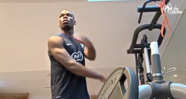 Quyết tâm tìm lại mình ở lượt trận tới, Pogba lao ngay vào phòng tập. Ảnh: Internet.