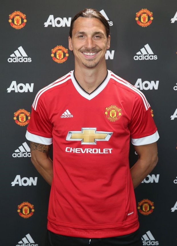 Tiền đạo người Thụy Điển gia nhập Man United dưới dạng chuyển nhượng tự do.