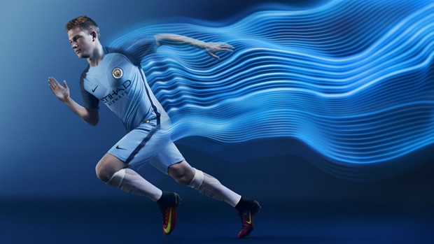 Còn hơn 1 tháng nữa giải NHA mới khởi tranh nhưng lúc này, nhà tài trợ Nike ra mắt mẫu áo mới cho Man City. Ảnh: Internet.