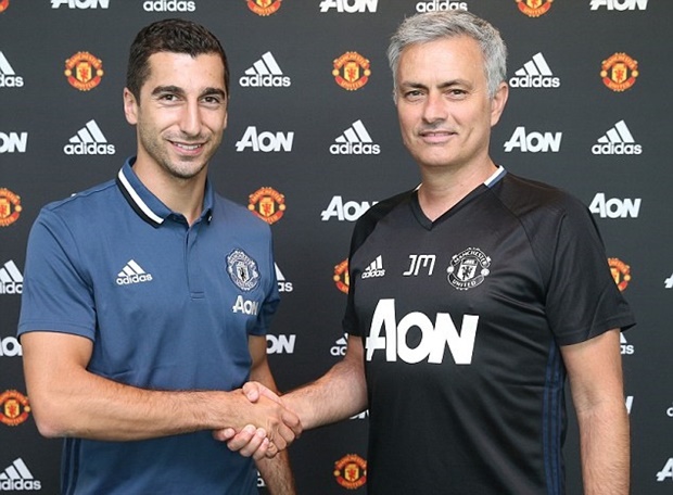 HLV Mourinho hẳn rất vui mừng khi có được một tiền vệ chất lượng như Mkhitaryan. Ảnh: Internet.