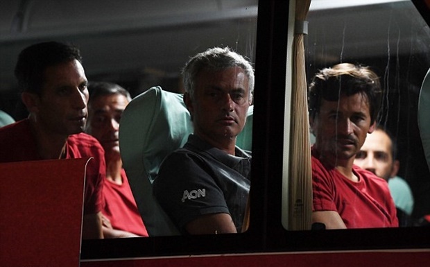 Đây chẳng khác nào chuyến đi hành xác của Mourinho và các học trò.