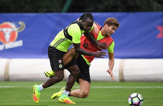 Cuối tuần nay, Chelsea sẽ có trận gặp Swansea với mục tiêu giành trọn 3 điểm để độc chiếm ngôi đầu, nhất là khi Man United - Man City long tranh hổ đấu.