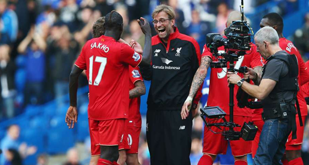 Chiến thắng đầu tiên, Chelsea 1-3 Liverpool. Klopp đã biến Liverpool thành một đội bóng không biết sợ ông lớn là gì và thực tế cho thấy, Chelsea thường xuyên bại trận trước Liverpool. Chiến thắng 3-1 trước The Blues ở Stamford Bridge là một kỷ niệm không thể quên của Klopp.
