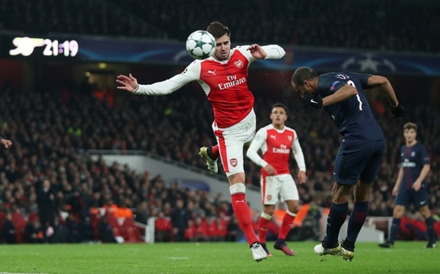 Arsenal có nguy cơ đứng nhì vòng bảng Champions League.